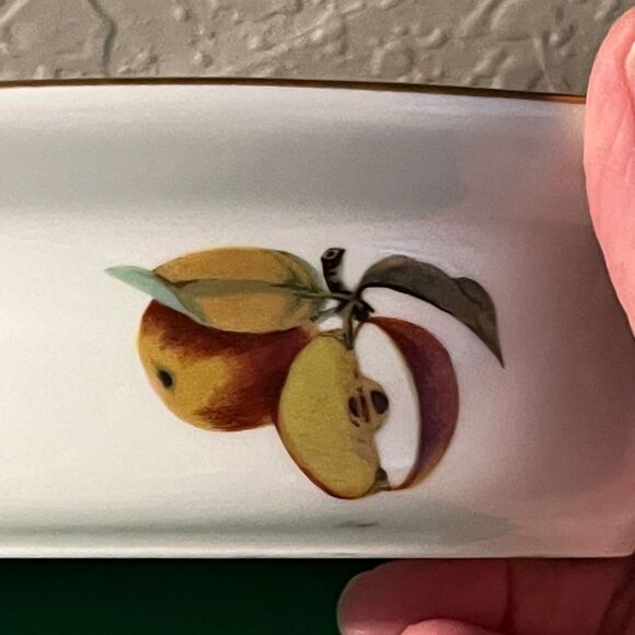 Royal Worcester Evesham Elegant Sm  Oval Serving Bowl with Gold Trim Vintage - Picture 5 of 8